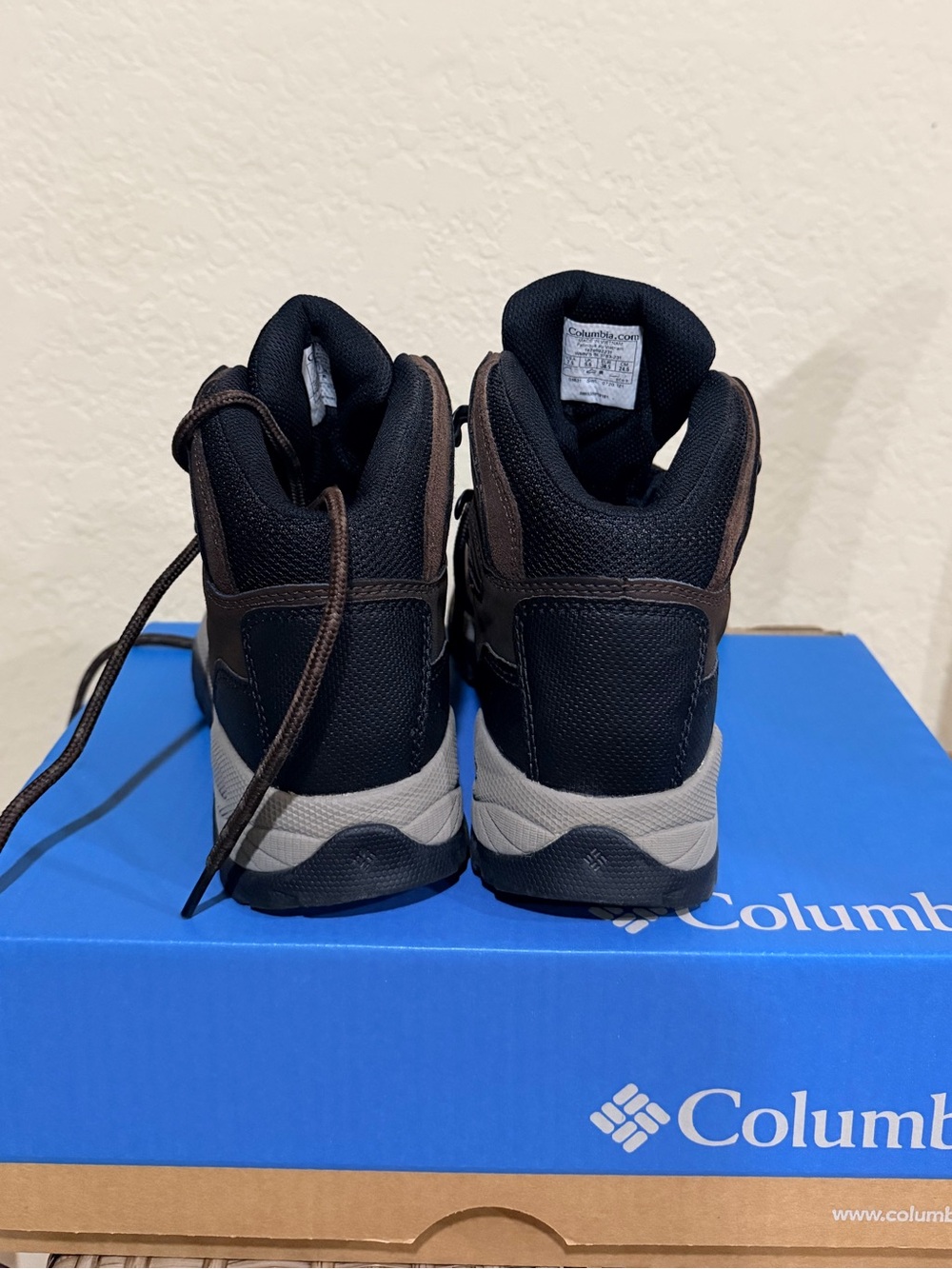 Columbia Women's Newton Ridge Plus Waterproof Hiking Boot - Picture 8 of 9